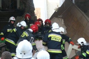 Akcja ratownicza na nowotarskim gruzowisku - grudzień 2008.