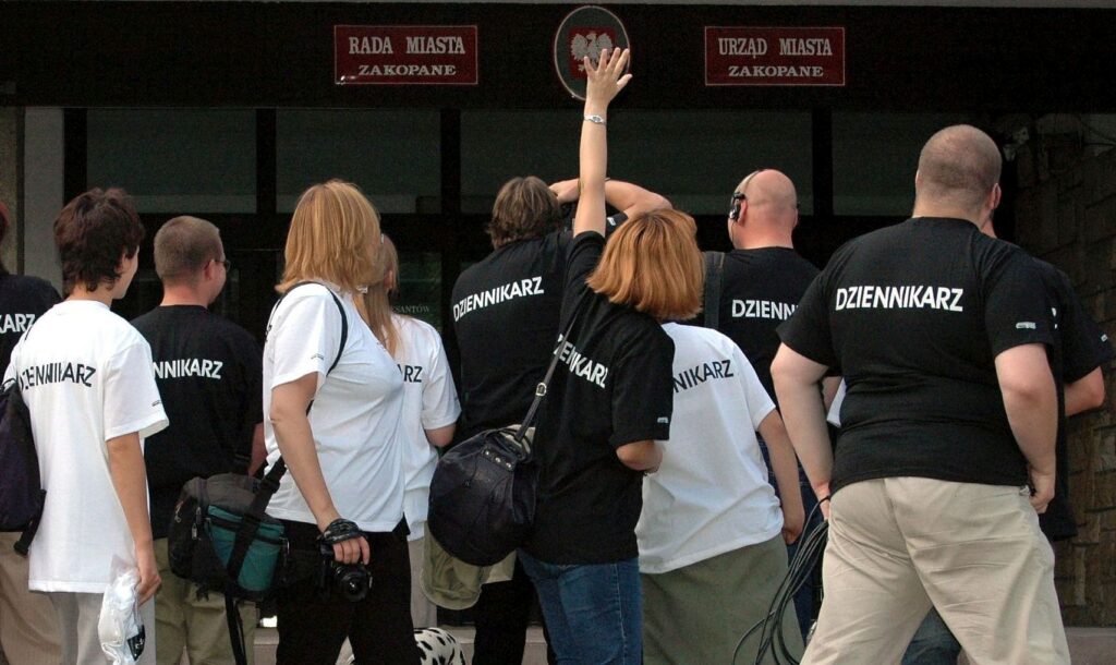 polityka i lokalne media